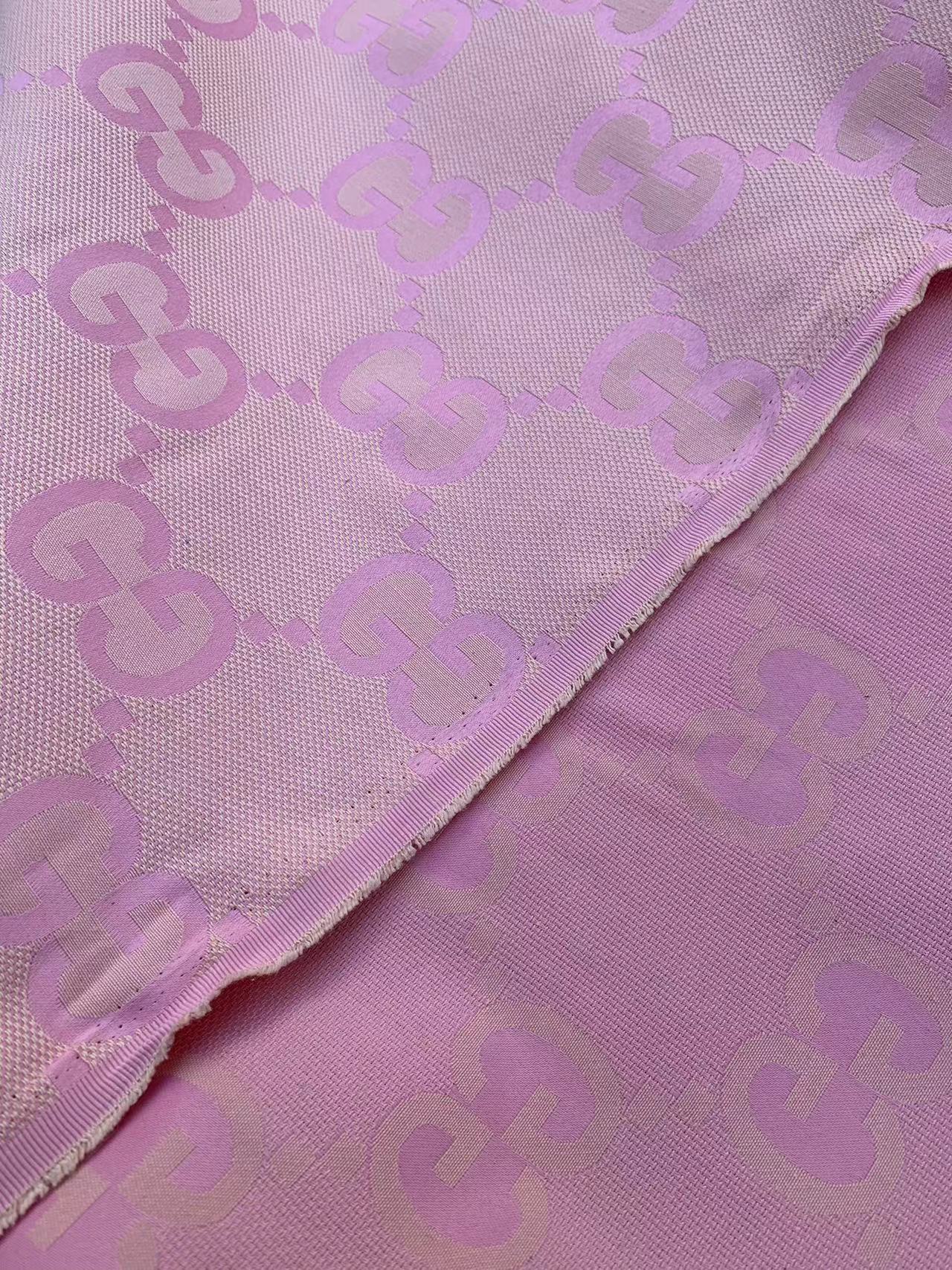 ライトピンクのジャカード模様のビッグGGグッチデザイナー生地（DIY縫製手芸用）